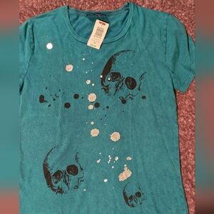 Teal Skull Print T-Shirt NWT size LG